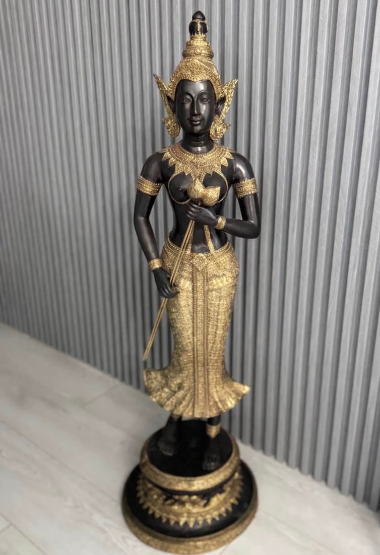 Thai Buddha Bronze Sculpture: size: 42 in H