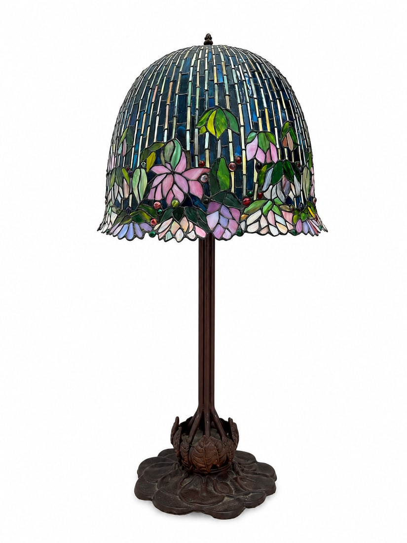 Tiffany Style Table Lamp: SIZE: 35 IN h