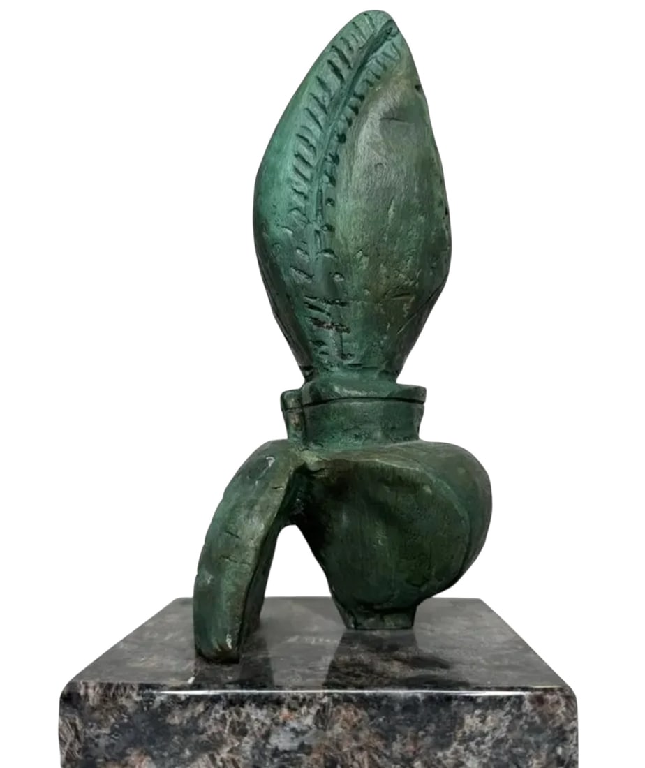 Picasso Abstract Bronze Sculpture: Size: 10 inx 5 in x 6 in