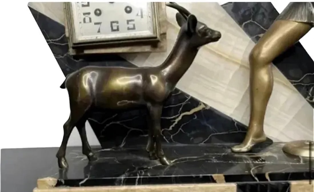 French Art Deco Bronze Clock Sculpture - 2