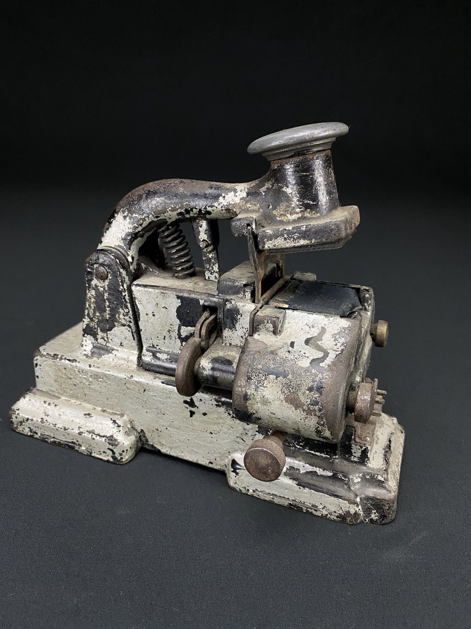 Cast Iron C.B.&Q.R.R. Rail Road Ticket Machine: Cast iron Chicago, Burlington & Quincy Rail Road ticket stub stamp machine C.B.& Q.R.R. Co Hannibal, Missouri. This machine is 8 and 3/8 inches long and 6.5 inches tall. It is in good estate condition