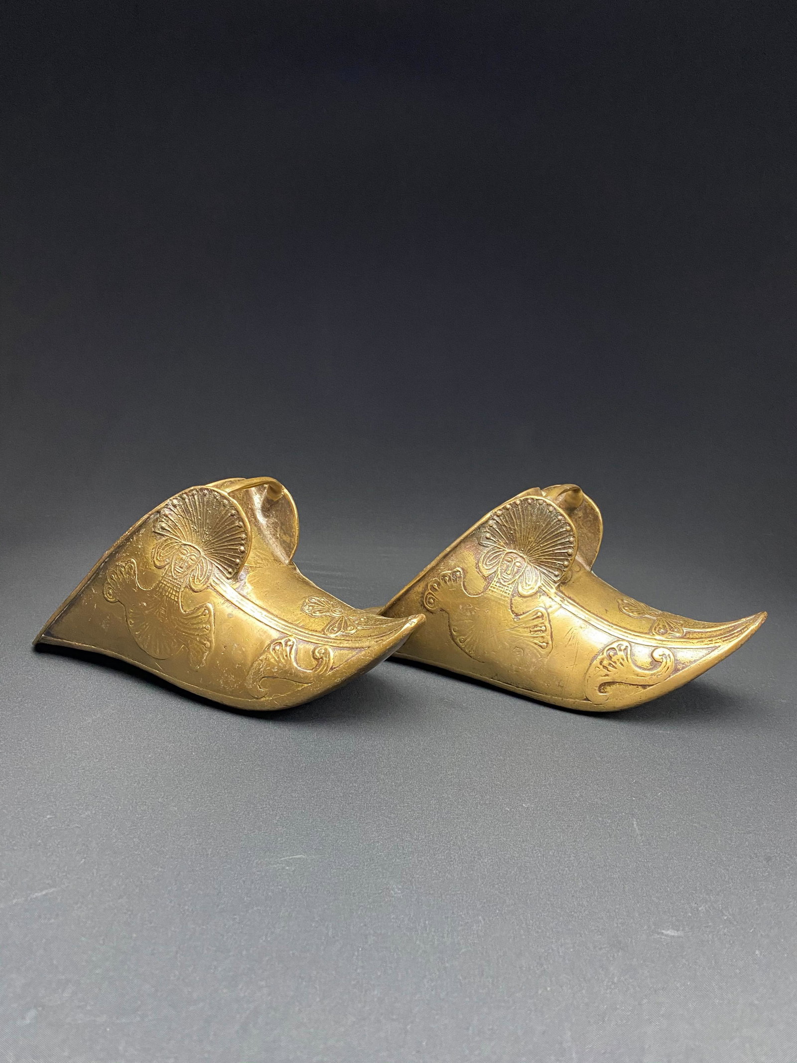 Pair of Brass Spanish Conquistador Stirrups: Antique decorated brass, Latin American colonial era conquistador stirrups with evidence of age, and use. Probably processional.