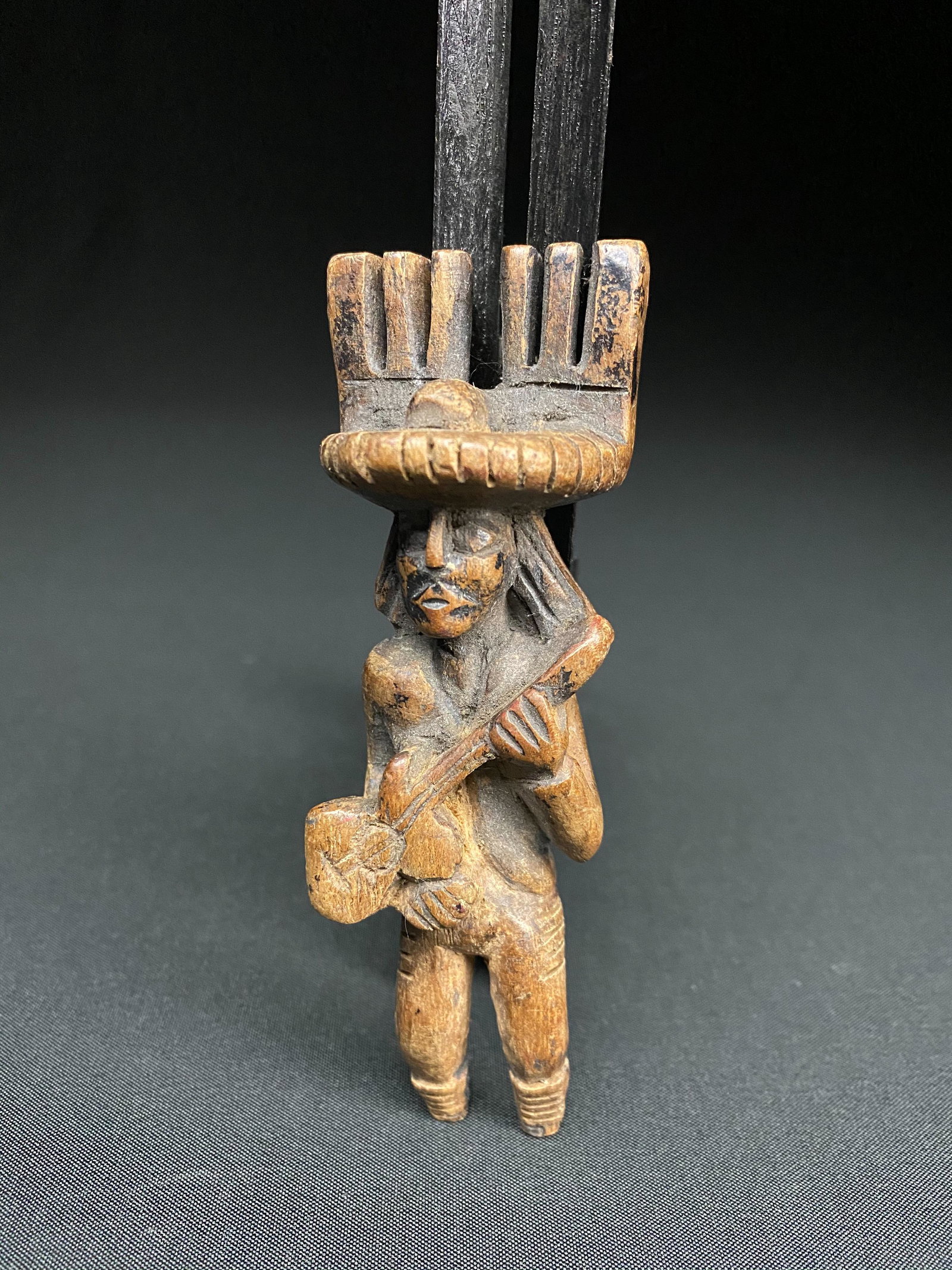 Old & fine hand-carved Guatemalan slingshot: Vividly decorated Guatemalan tribal artifact with age-signatures, and original pigmentation.