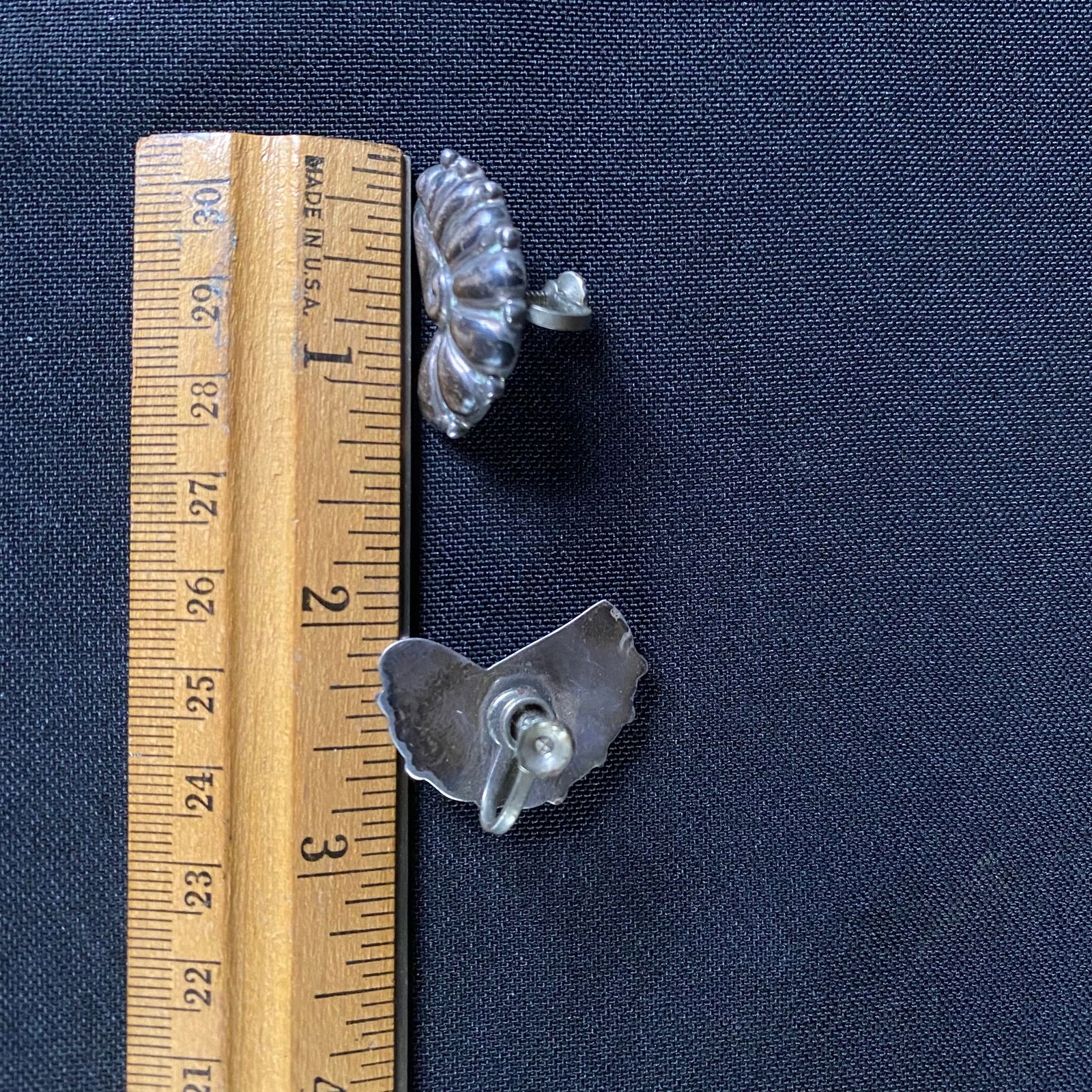 Sterling Silver Segmented Shell-like Designed Screw Back Earrings - 10