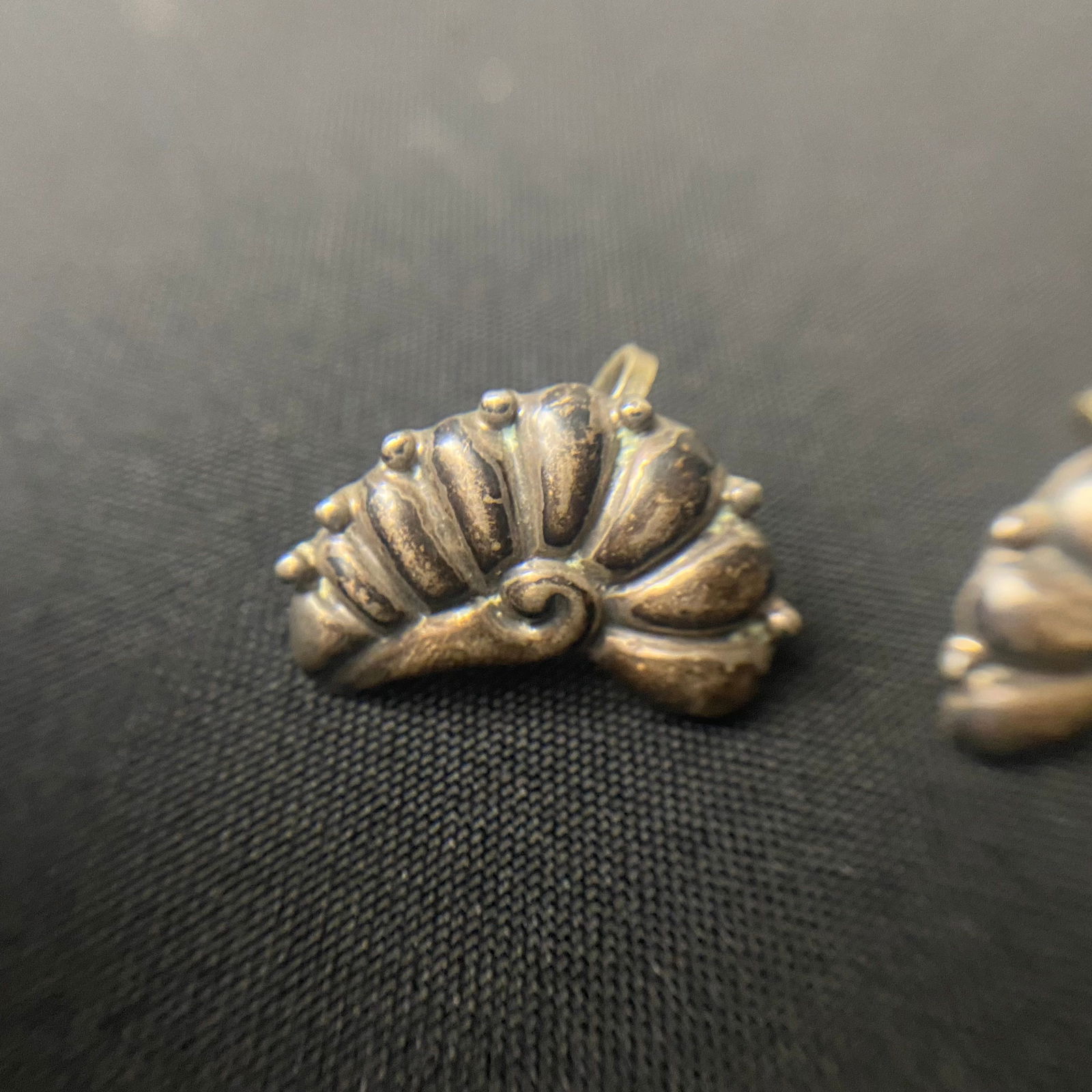 Sterling Silver Segmented Shell-like Designed Screw Back Earrings - 2