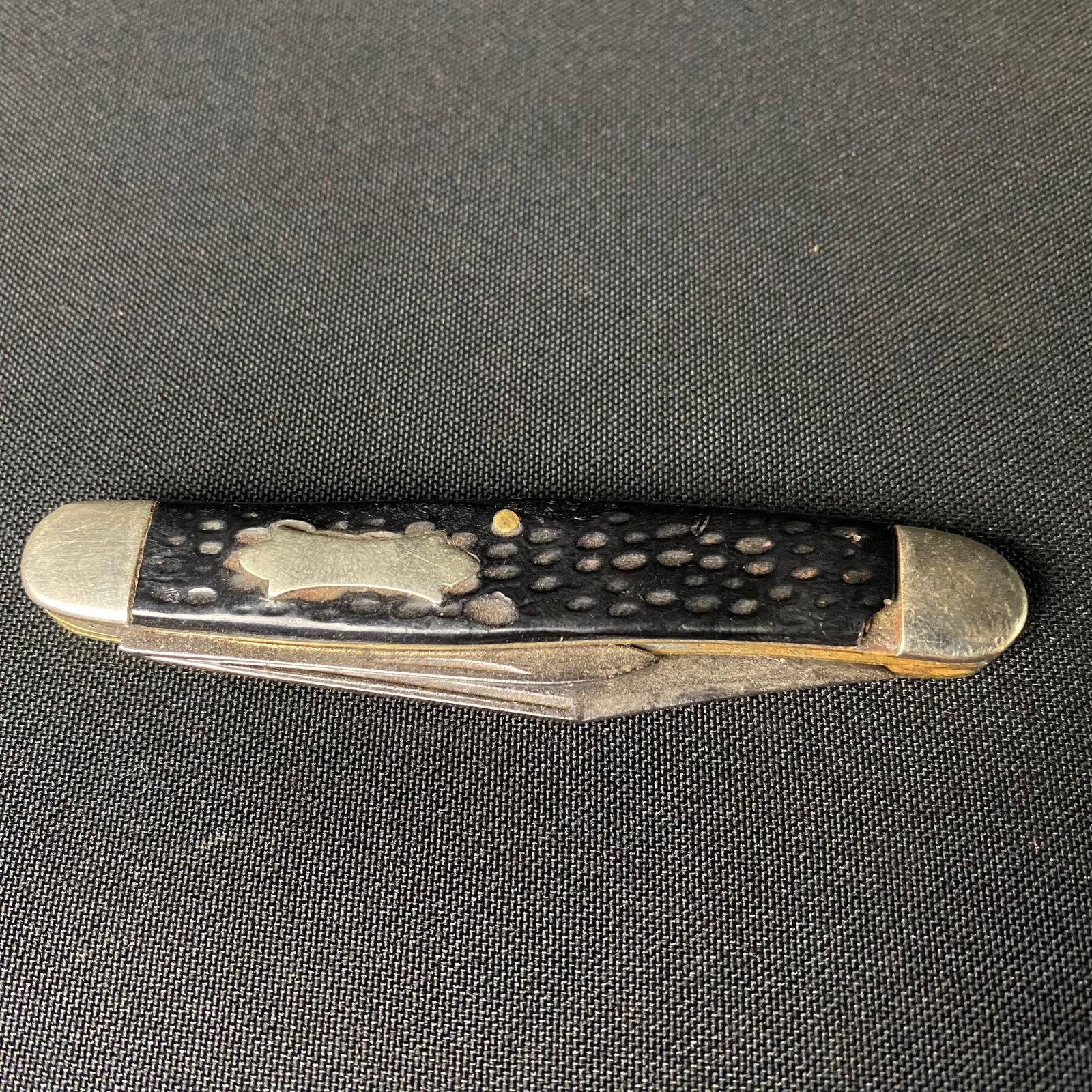 Antique Two Bladed Fold Out Pocket Knife: Antique Two Bladed Fold Out Pocket Knife. It is in great condition with some damage to the scales and minor surface wear to the body, scales and blades. This includes scratching and some mild oxidatio