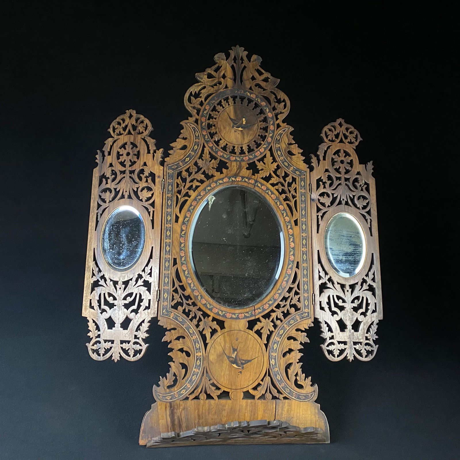 Antique 19th Century Italian Soretto Triptych Folding Travel Mirror Easel Stand with Inlaid Wood: Antique 19th Century Italian Soretto Triptych Folding Olive Wood Travel Mirror Easel Stand with Inlaid Wood Swallow Bird Designs and Inlaid Wood Patterned Borderwork. Made by Casa Di Sorrento, no visi