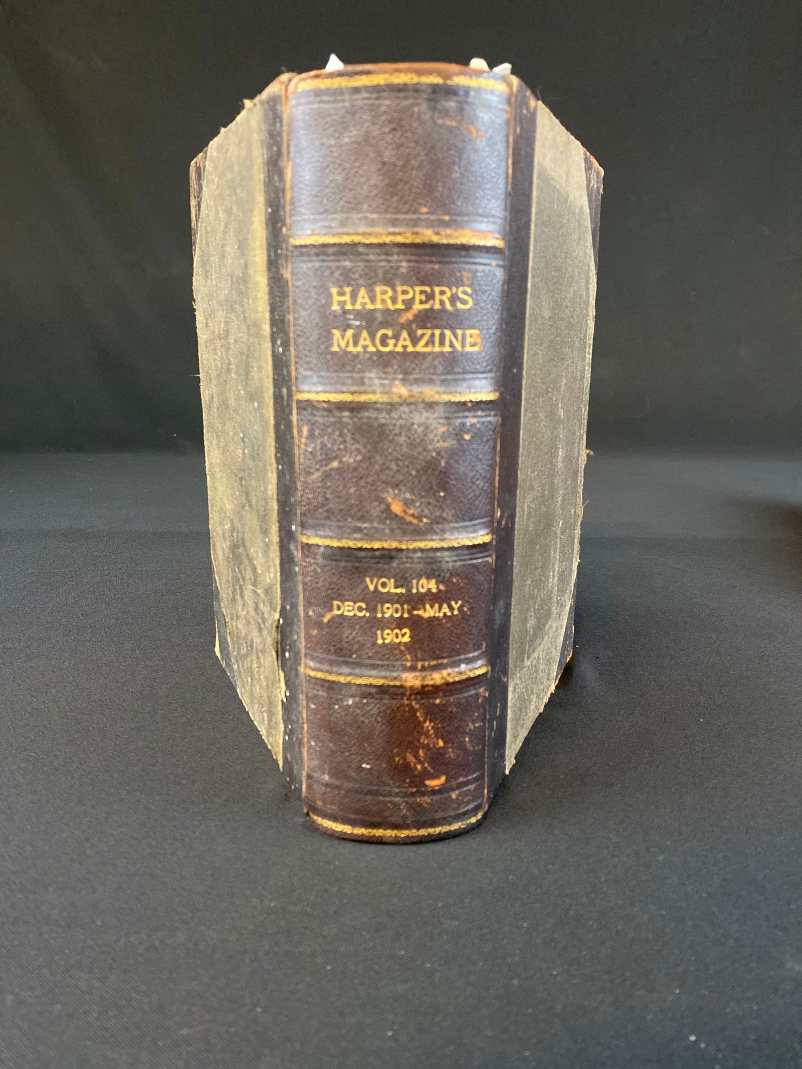 Vintage copy of Harpers Monthly Magazine covering the period from December 1901 to May 1902, it was: Vintage copy of Harpers Monthly Magazine covering the period from December 1901 to May 1902, it was published in 1902 by Harper & Brothers Publishers Located in New York and London