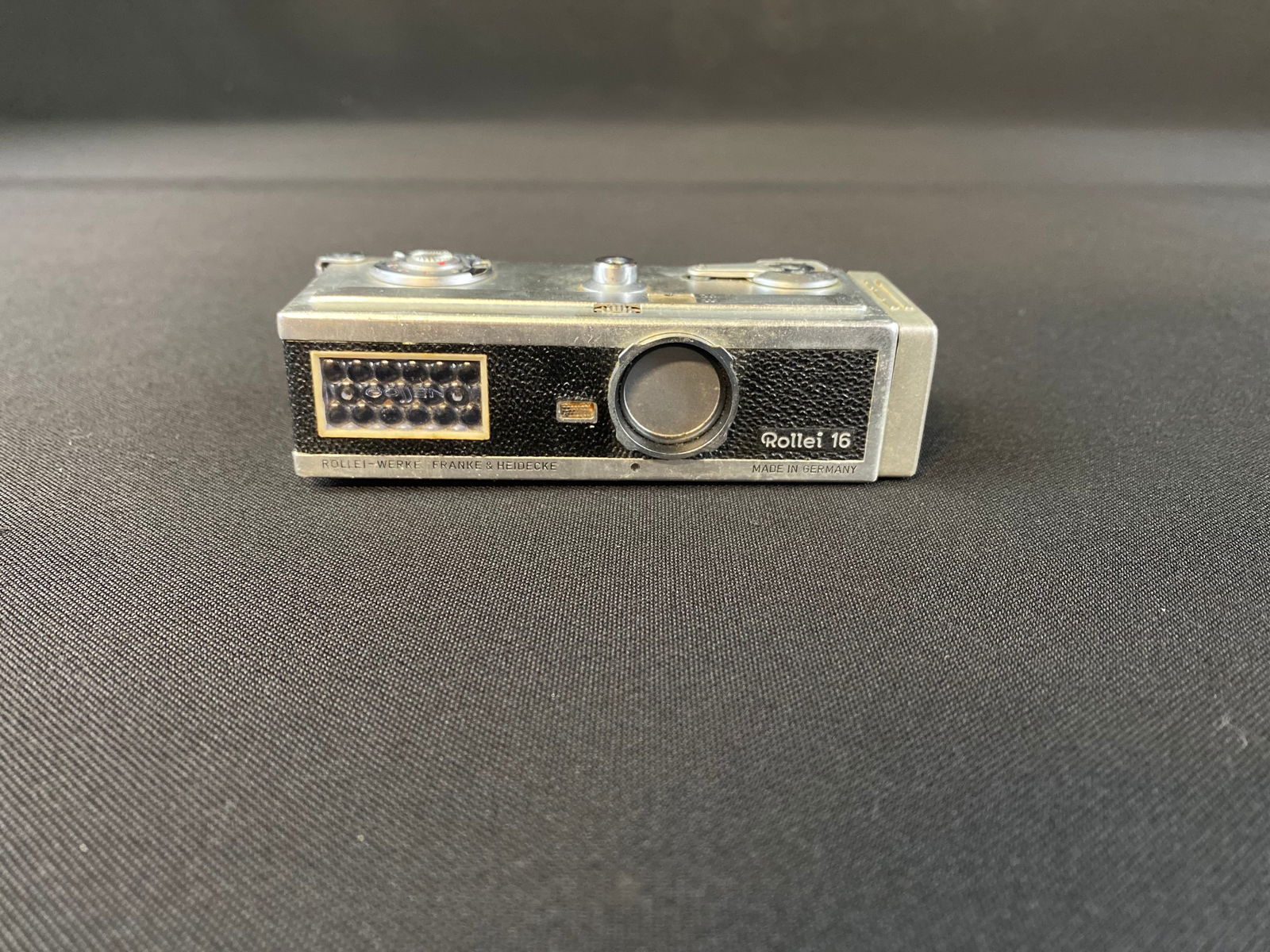 Vintage Rollie 16 subminiature camera (1 of 6)