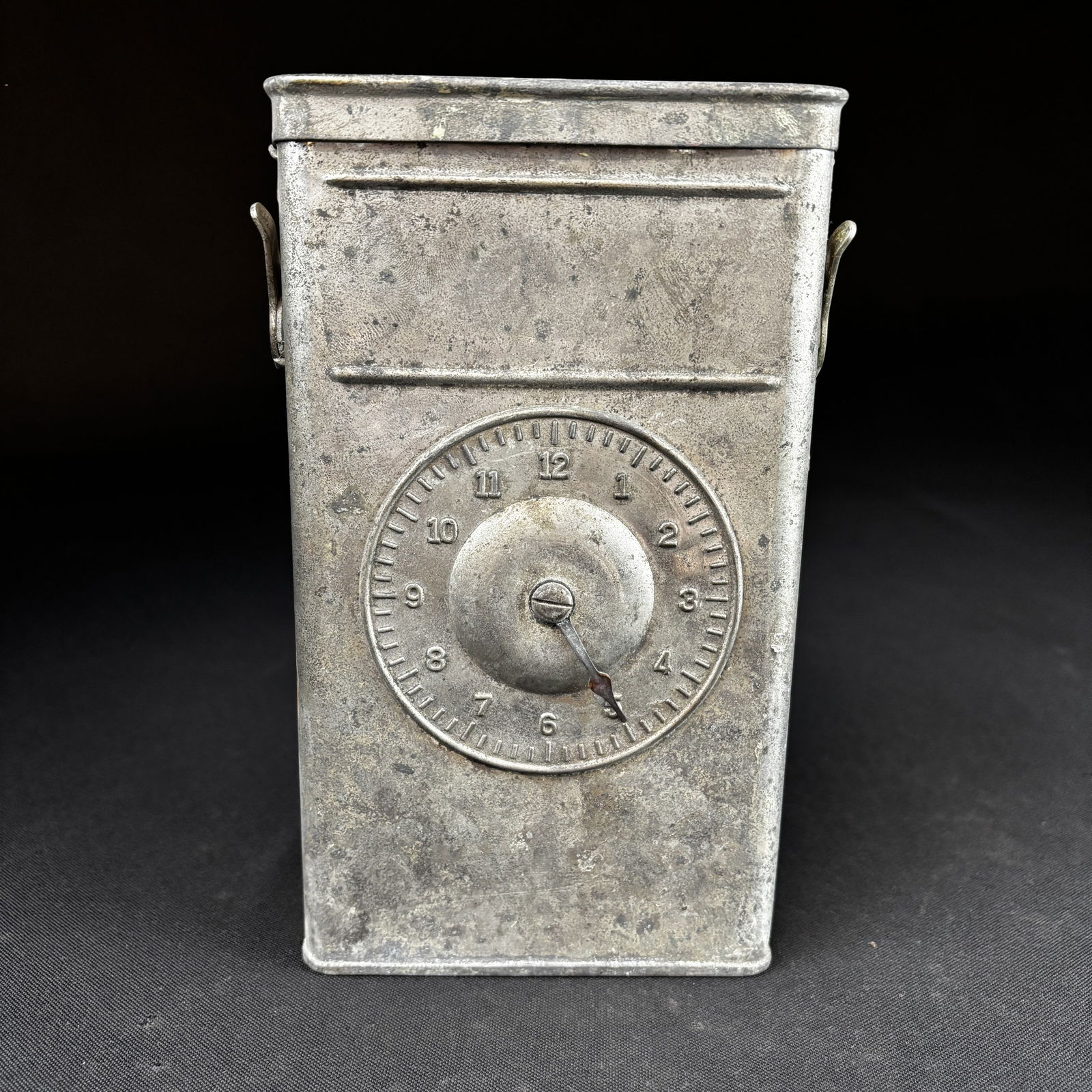 Vintage Eastman Plate Tank: Vintage Eastman Plate Tank used for developing photographic plates or film this is a 4x6 model with a clock dial on the front