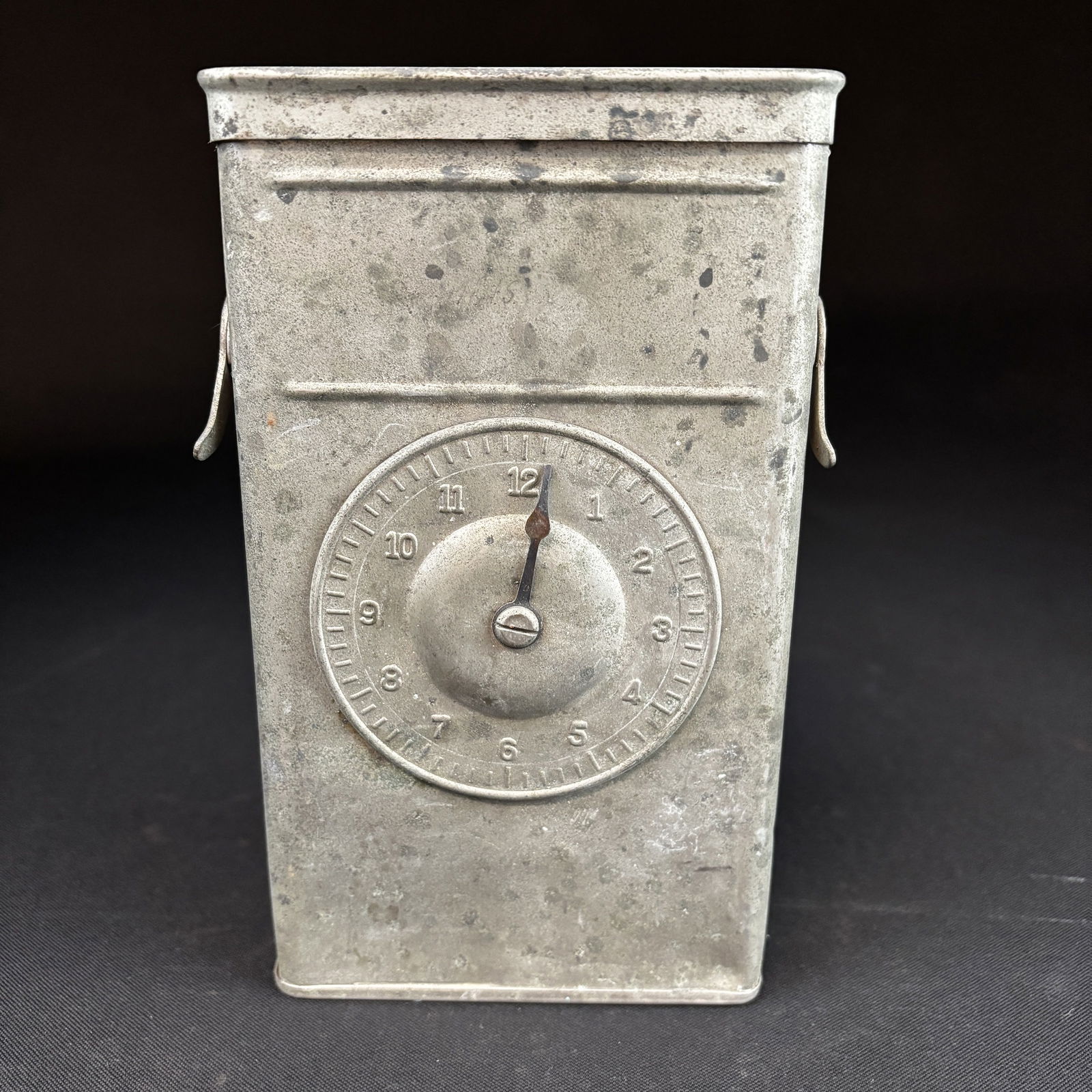 Vintage Eastman Plate Tank: Vintage Eastman Plate Tank used for developing photographic plates or film this is a 4x6 model with a clock dial on the front