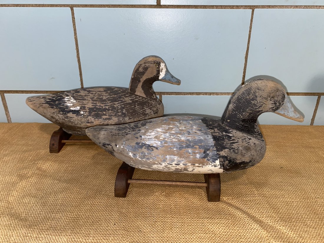 PAIR JOHN GLENN BLUE BILL DECOYS BRANDED F B SMITH: PAIR BRANDED GLENN'S IN OLD WORKING PAINT