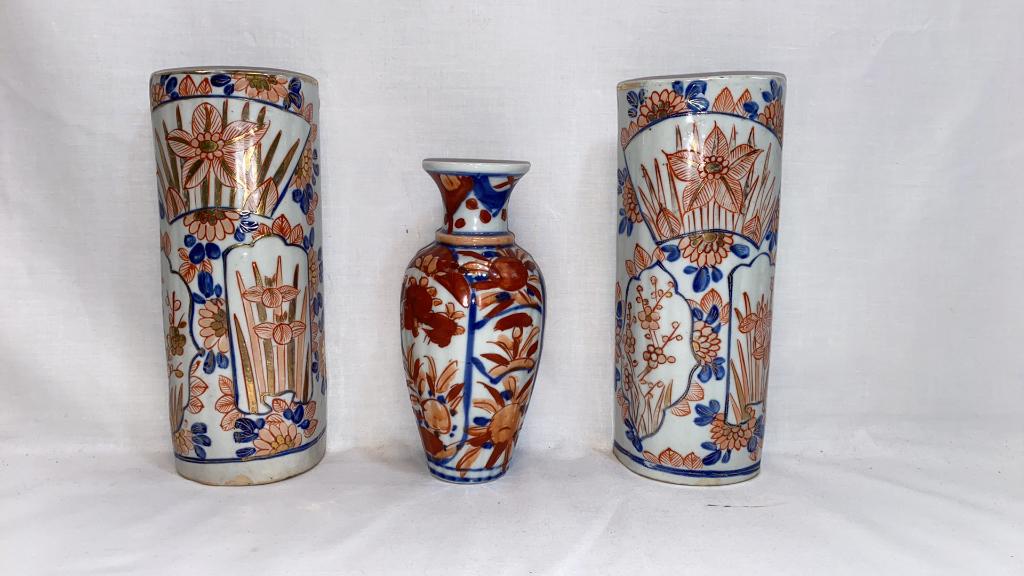 PAIR IMARI WALL SCONCES & IMARI VASES (1 of 9)