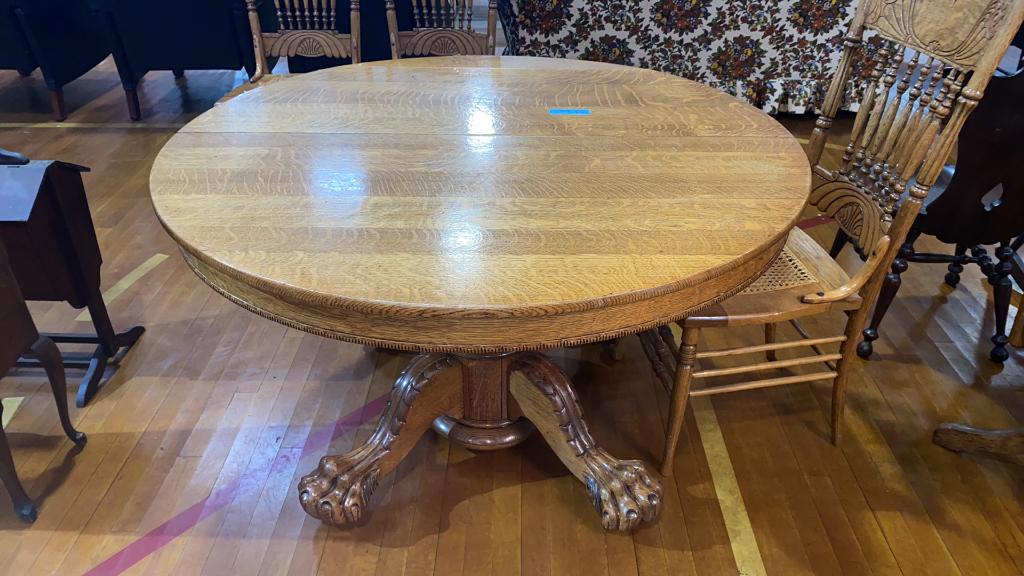 HASTINGS OAK CLAW FOOT TABLE W/ LEAVES: ROUND TABLE 48" - 4 LEAVES @ 9" WIDE = 84" TOTAL LENGTH