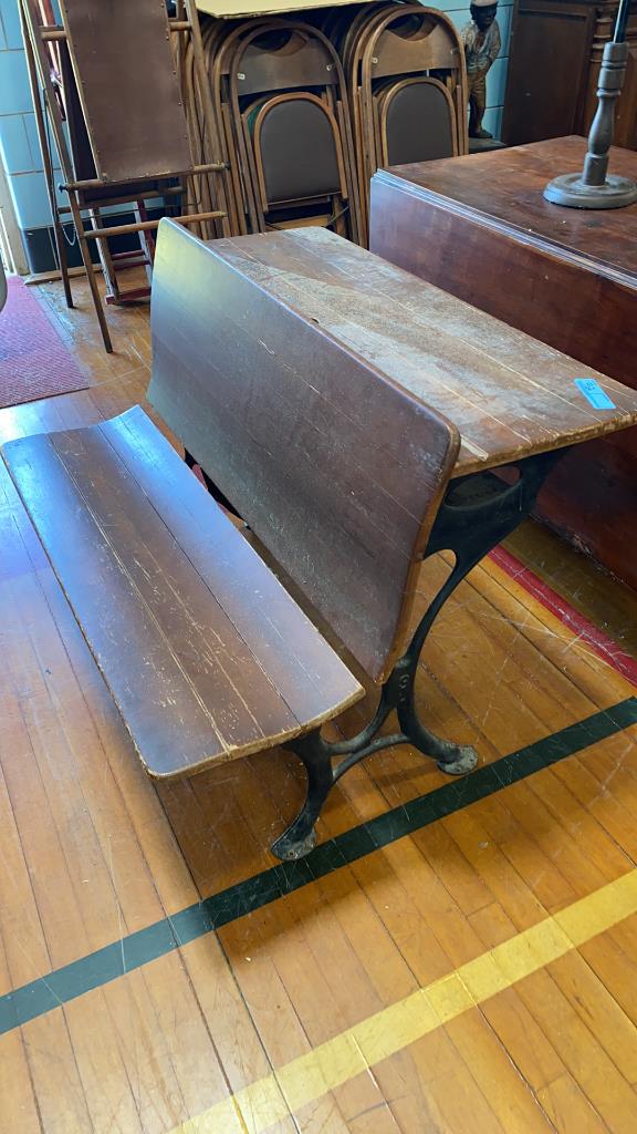 ANTIQUE CAST IRON & WOOD SCHOOL HOUSE DESK (1 of 5)