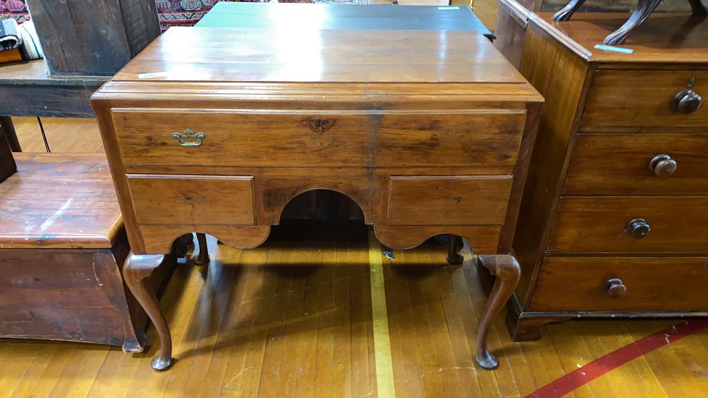 ANTIQUE WALNUT QUEEN ANNE LOWBOY (1 of 7)