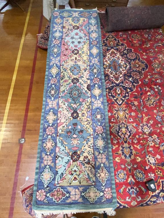 2 CONTEMPORARY RUNNERS / RUGS (1 of 6)