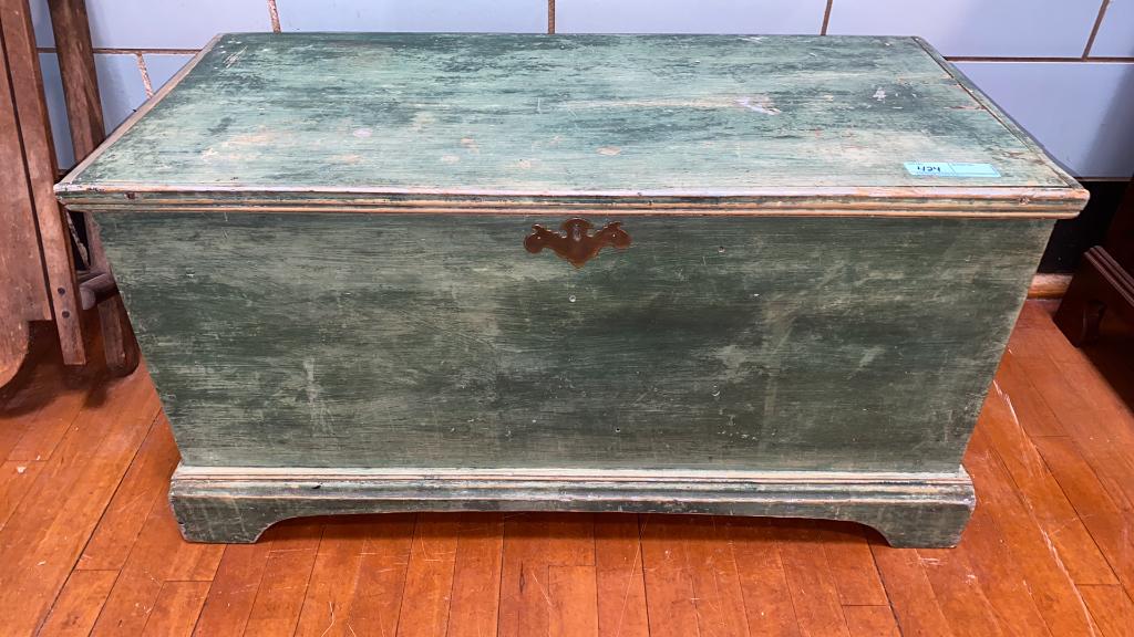 GREEN PAINTED DOVETAILED BLANKET CHEST (1 of 5)