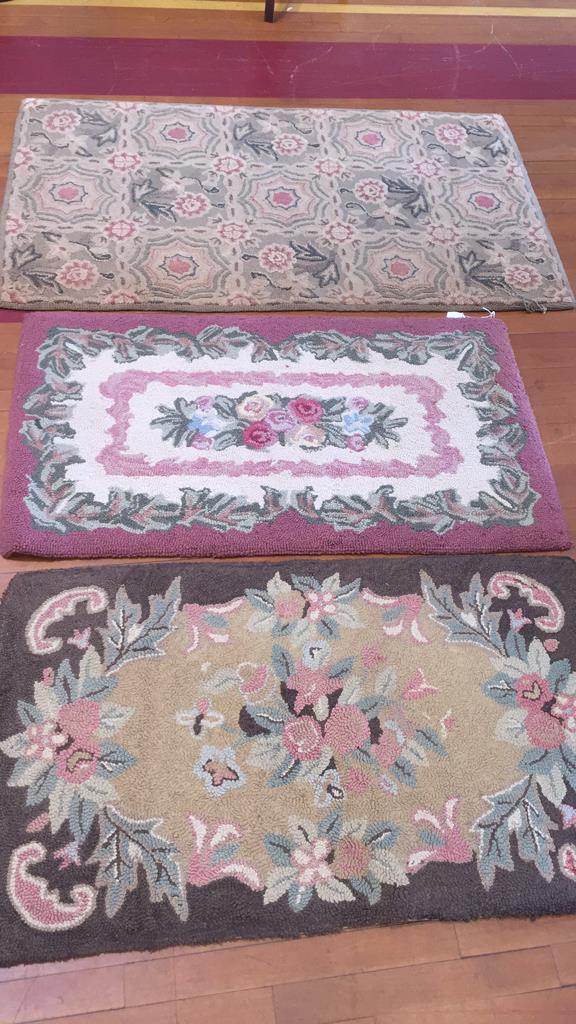 3 VINTAGE HOOK RUGS (1 of 7)