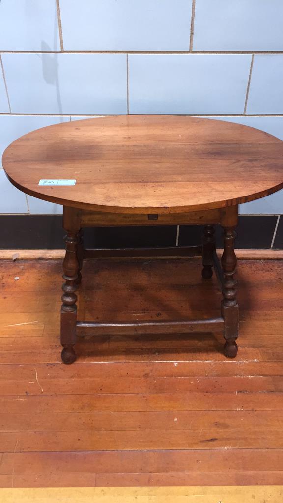 ANTIQUE SPLAY LEG/ STRETCHER BASE TAVERN TABLE (1 of 8)