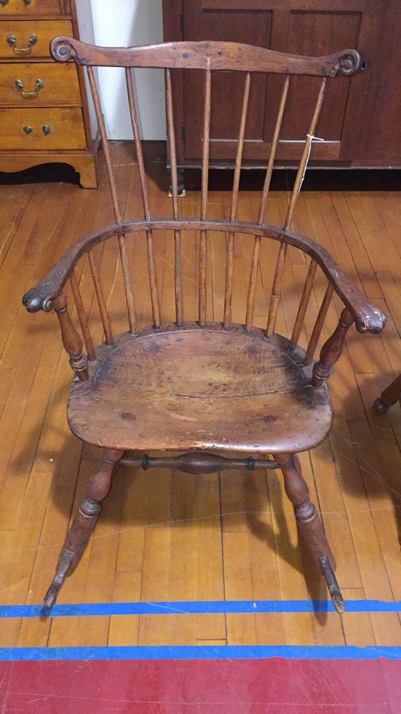 ANTIQUE COMB BACK WINDSOR ROCKER (1 of 9)