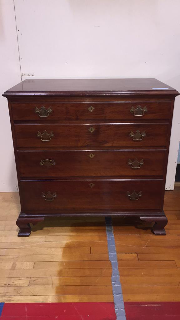 ANTIQUE WALNUT CHIPPENDALE CHEST w/OGEE BRACKET (1 of 9)