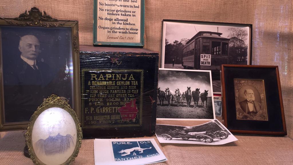 ADVERTISING BOX, LARGE LOT FRAMES, PHOTOGRAPHS (1 of 10)