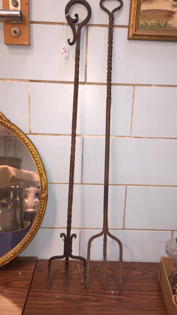 PR WROUGHT IRON FIRE TOOLS (1 of 3)