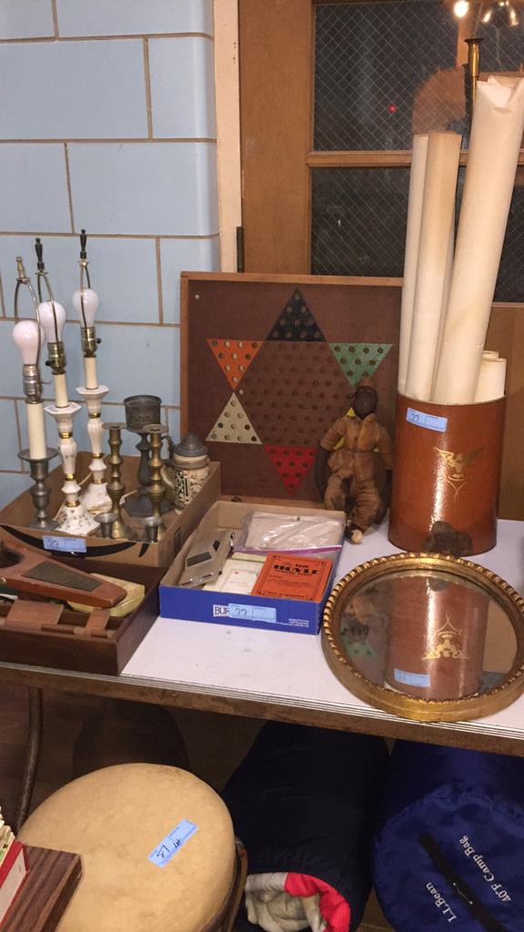 LG LOT VINTAGE GAMES, MONKEY DOLL, LAMP (1 of 11)