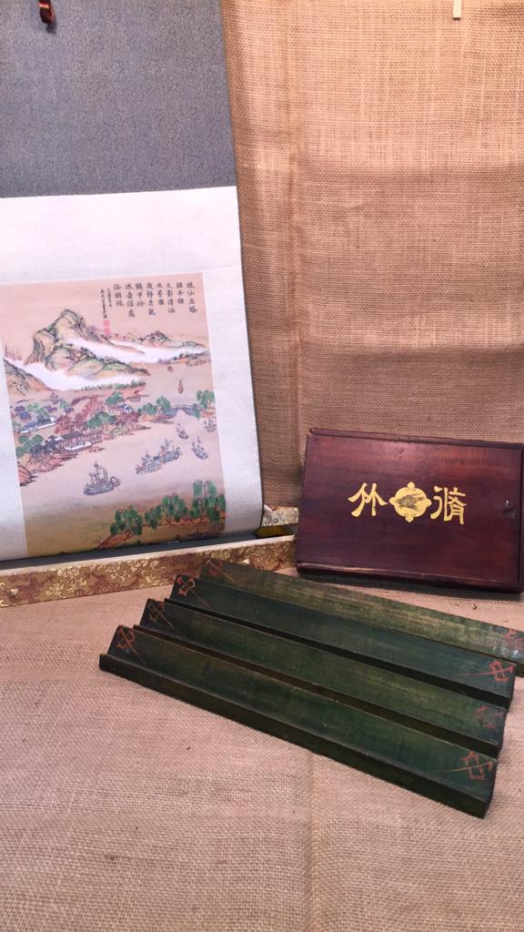 VINTAGE MAH JONGG SET, SILK TAPESTRY IN BOX (1 of 7)