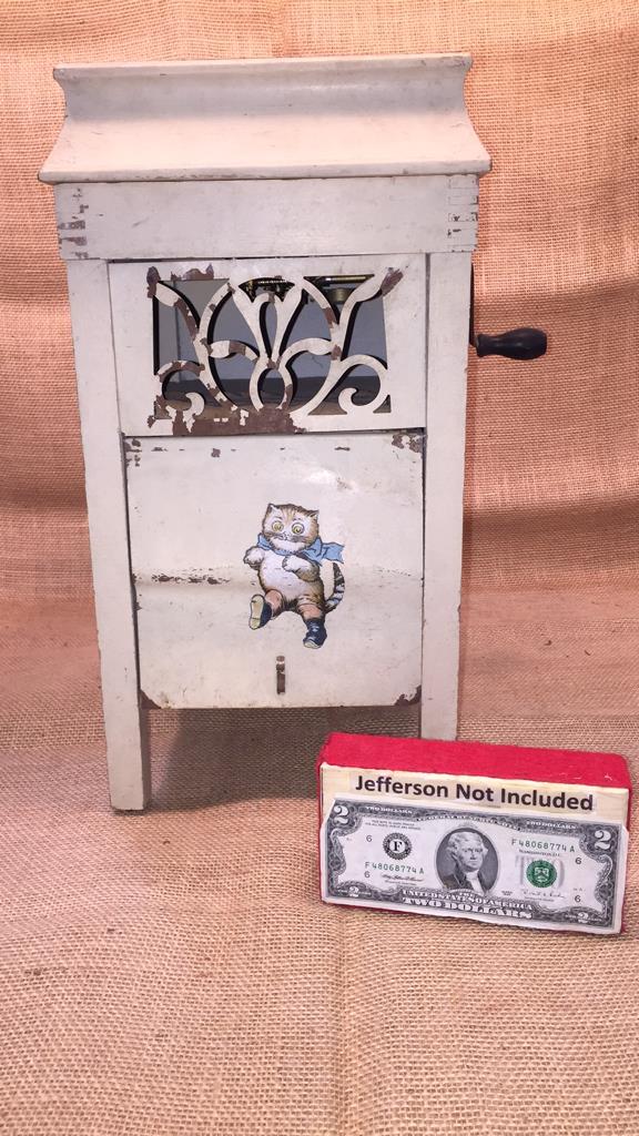 VINTAGE CHILD'S VICTROLA 17.5" TALL: ~