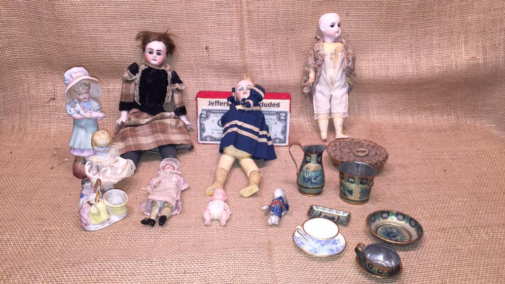 BOX SMALL DOLLS ETC (1 of 7)