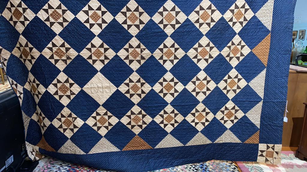 SIGNED STAR PATTERN QUILT ~ DH (1 of 7)