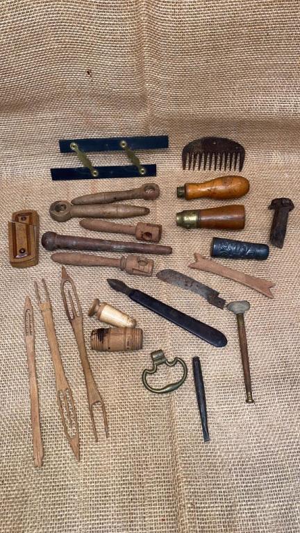 LOT EARLY WOODEN PCS, NET TOOLS, ETC (1 of 5)
