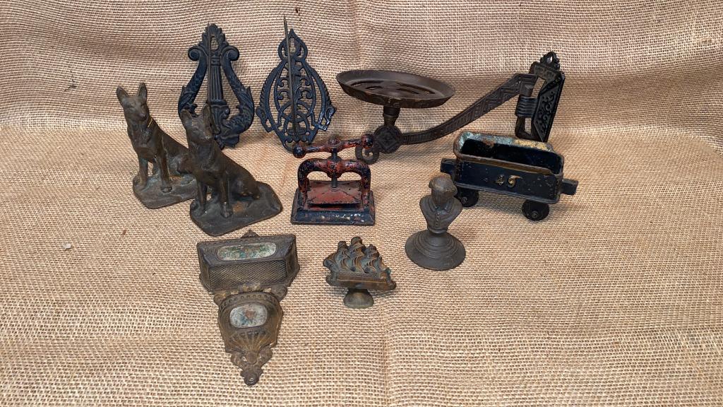 CAST IRON LOT~ DOG BOOKENDS, BRACKET LAMP, TRAIN, (1 of 6)
