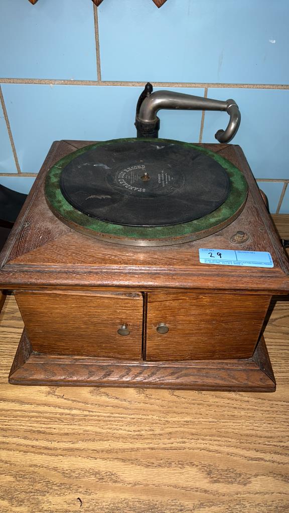 OAK TABLETOP VICTROLA (1 of 3)