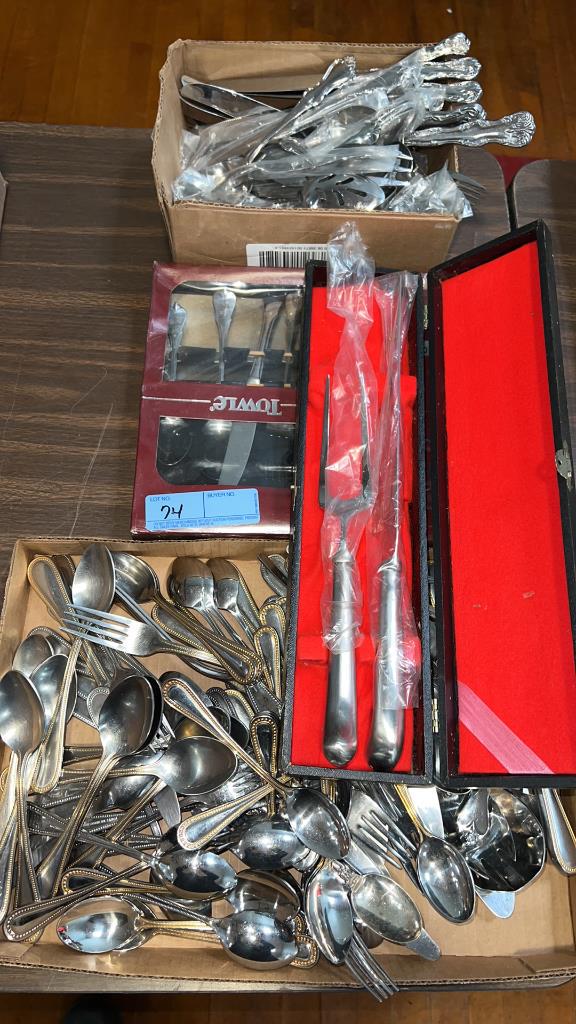 SILVER PLATE CARVING SET & FLATWARE LOT (1 of 3)