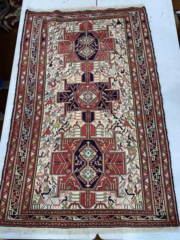 HANDMADE AREA RUG 7'3" X 4' (1 of 5)