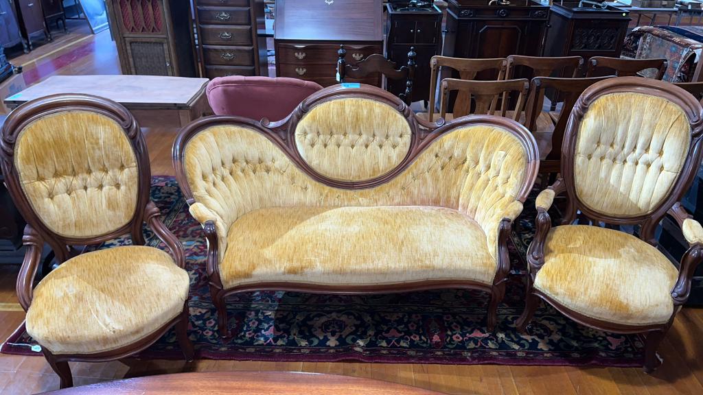 3 PC VICTORIAN PARLOR SET (1 of 4)