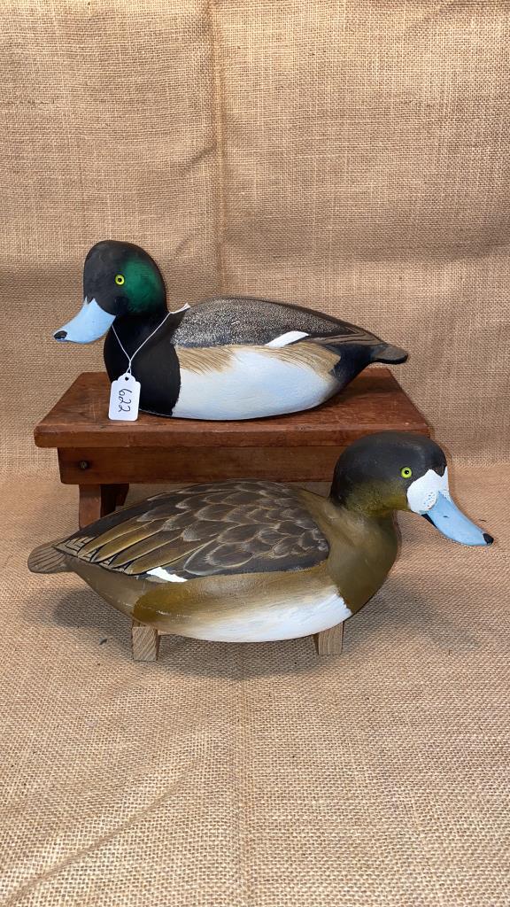 WARD BROS BLACKHEADS 1973 ~ MORT KRAMER BRAND: PAIR OF 1973 WARD BROTHERS DECORATIVE BLACKHEADS SPORTING THE MORT KRAMER BRAND