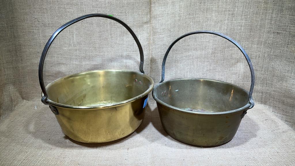 2 BRASS BUCKETS W/ HANDLES (0110) on Mar 27, 2022 Russum's Furniture