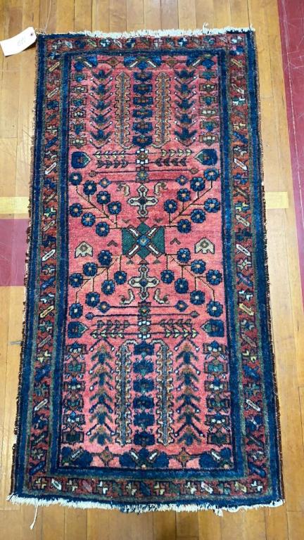 ANTIQUE RUNNER RUG (1 of 4)