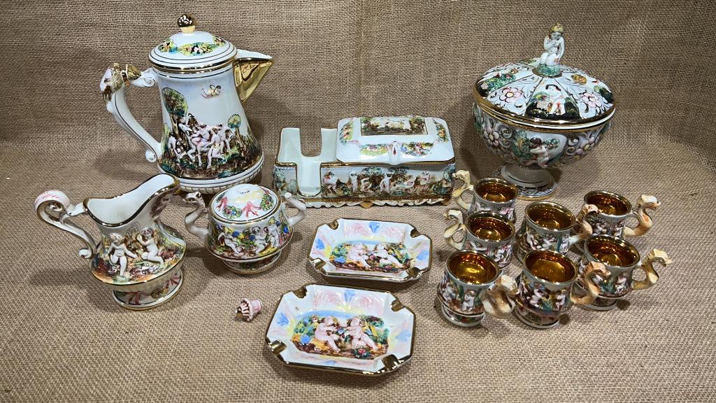 LARGE BOX CAPODIMONTE: ~