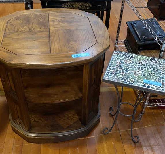 TILE TOP TABLE & END TABLE (1 of 4)