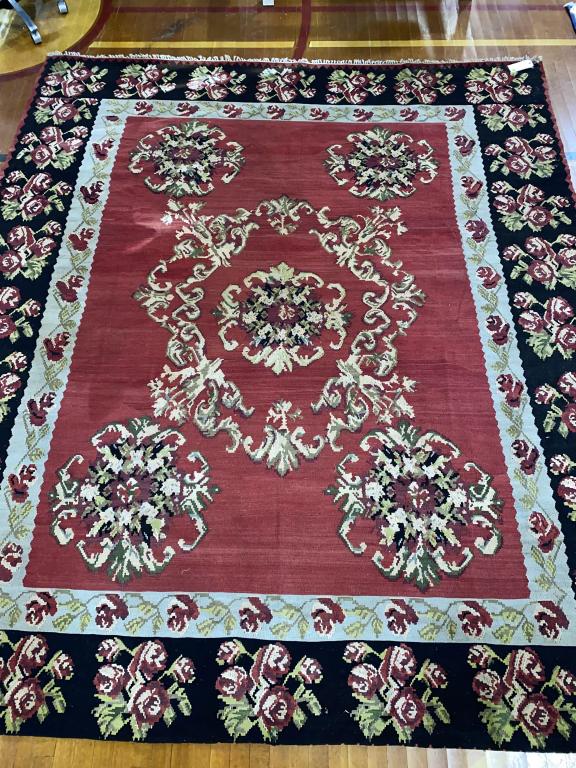 MACHINE MADE ROOM SIZE RUG (1 of 5)