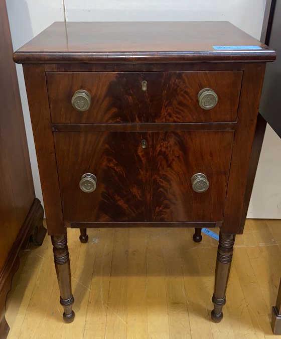 ANTIQUE FEDERAL 2 DRAWER CROTCH MAHOGANY STAND (1 of 4)