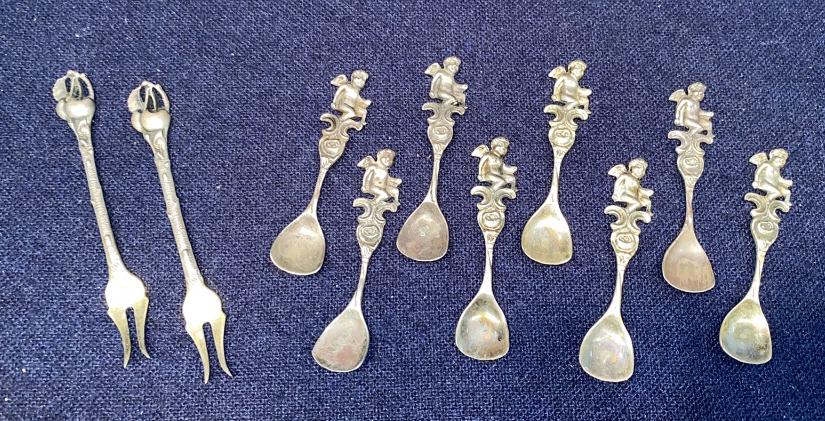 SET OF 8 STERLING SALT SPOONS & SMALL FORKS (1 of 4)