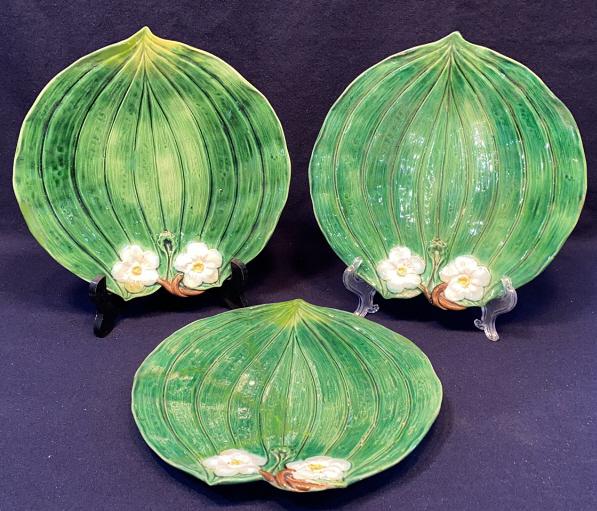 1 MAJOLICA LEAF & FLOWER PLATES & 2 MATCHING (1 of 5)