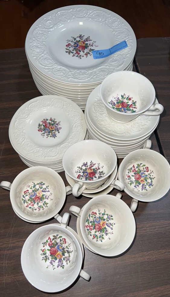 PARTIAL SET OF WEDGWOOD PATRICIAN "SWANSEA" CHINA (1 of 5)