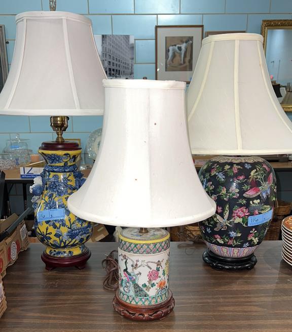 3 PORCELAIN ORIENTAL TABLE LAMPS (1 of 7)